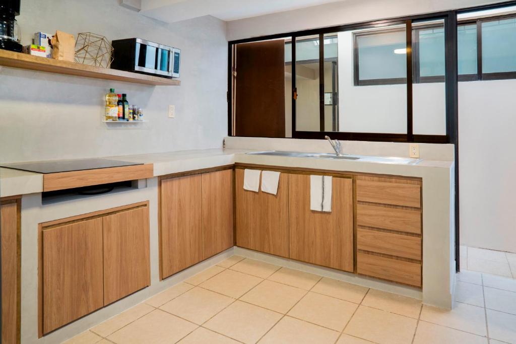 PORFIRIO 2 · Two Houses Seven Bedroom Group Retreat - 4