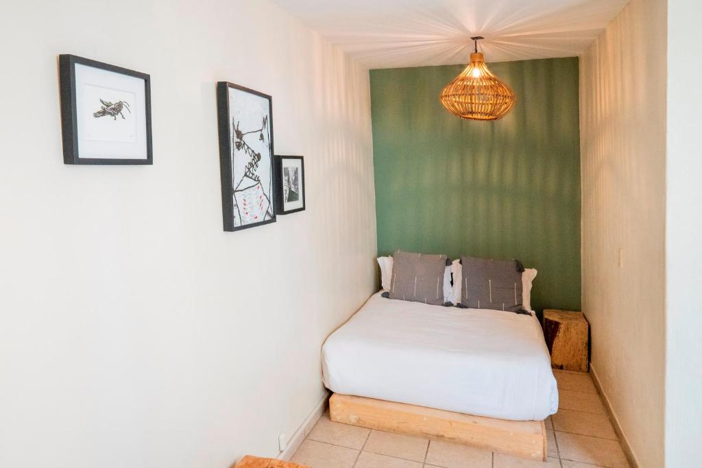 PORFIRIO 2 · Two Houses Seven Bedroom Group Retreat - 5