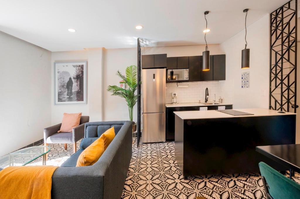 INDEPENDENCIA 2 · Small and Modern Apt for four - 2