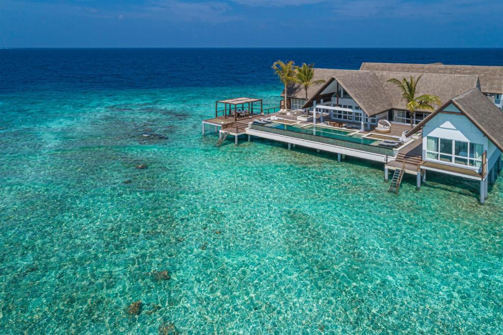 Four Seasons Resort Maldives at Landaa Giraavaru — Hotel building in Baa Atoll, Baa