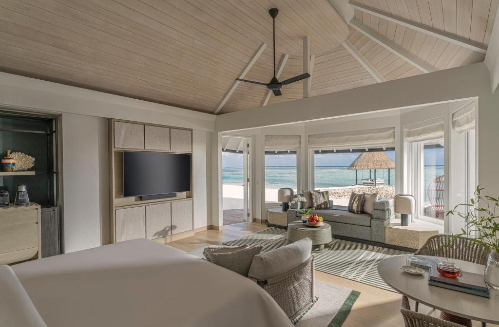 Four Seasons Resort Maldives at Kuda Huraa — Hotel rooms in Kaafu Atoll, Kaafu