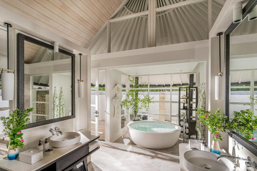Four Seasons Resort Maldives at Kuda Huraa — Hotel rooms in Kaafu Atoll, Kaafu