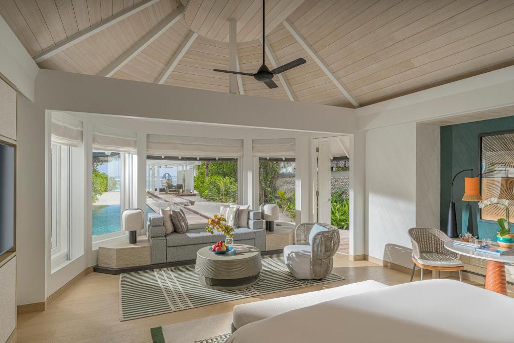 Four Seasons Resort Maldives at Kuda Huraa — Hotel rooms in Kaafu Atoll, Kaafu