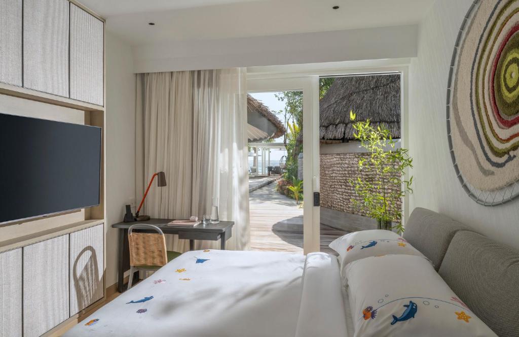 Four Seasons Resort Maldives at Kuda Huraa — Hotel rooms in Kaafu Atoll, Kaafu