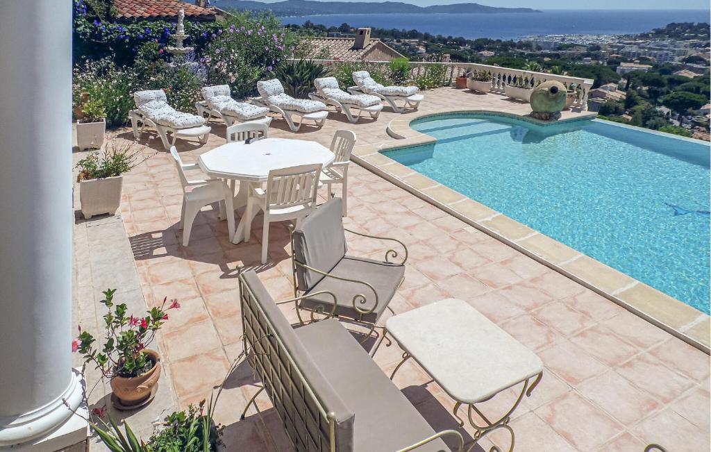 Awesome Home In Cavalaire - 2