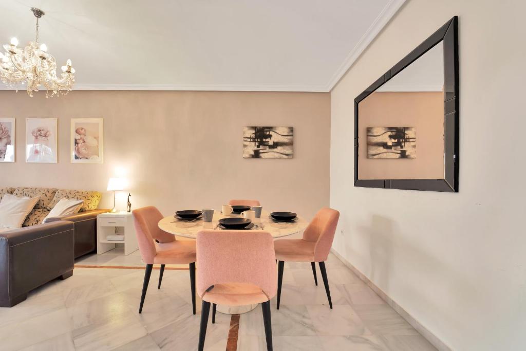 Apartamento con enorme terraza en complejo con piscina en Nueva Andalucía - Lorcrimar - 3