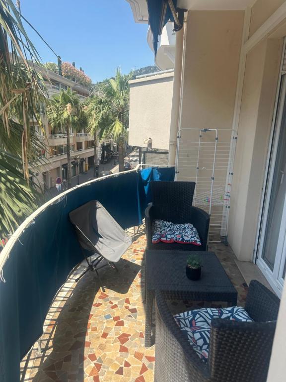 Big 1 bed room and living room 2 minutes sea - 3