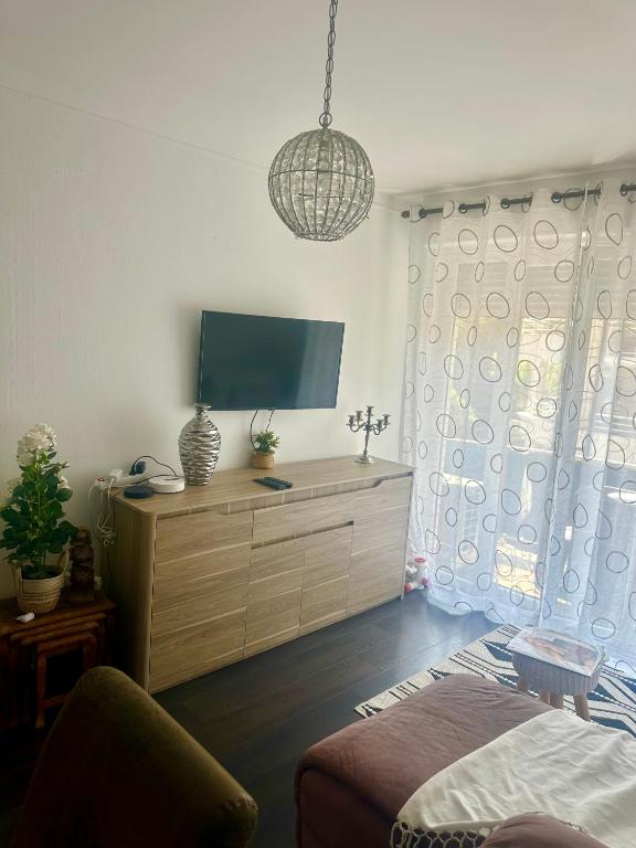 Big 1 bed room and living room 2 minutes sea - 5