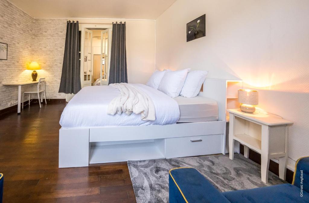 Maison au cœur de Saumur Cour privée Parking gratuit Wi-Fi - 3