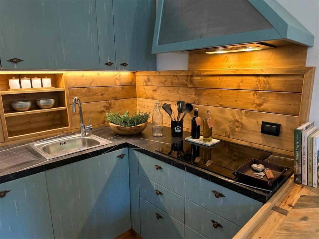 Cervinia House - Alpine Apartments & Chalet - 2