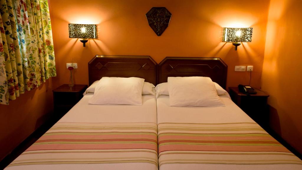 Hotel Abanico Casa Palacio — Hotel rooms in Seville, Andalusia