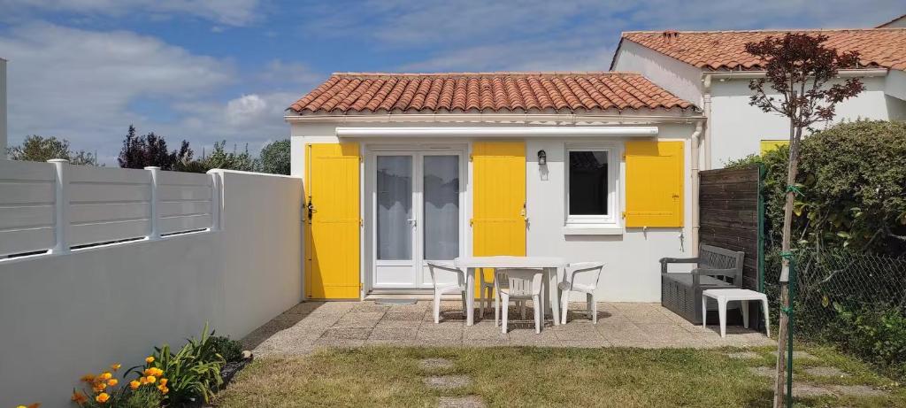 Maison - jardinet clôturé plein sud - 1