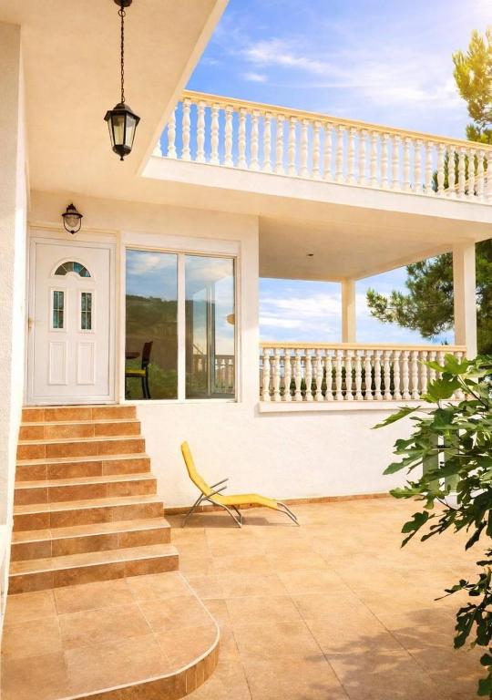 Sunny Villa 2 - 4