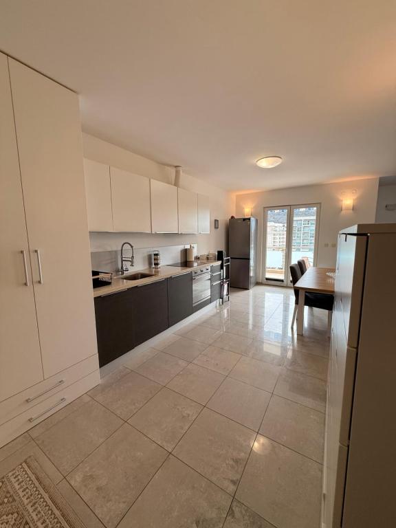 Adriatic Apartment Complex - 4