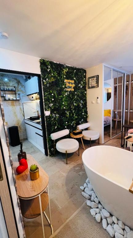 CASA LOVE Suite Cannes avec baignoire, piscine - 5