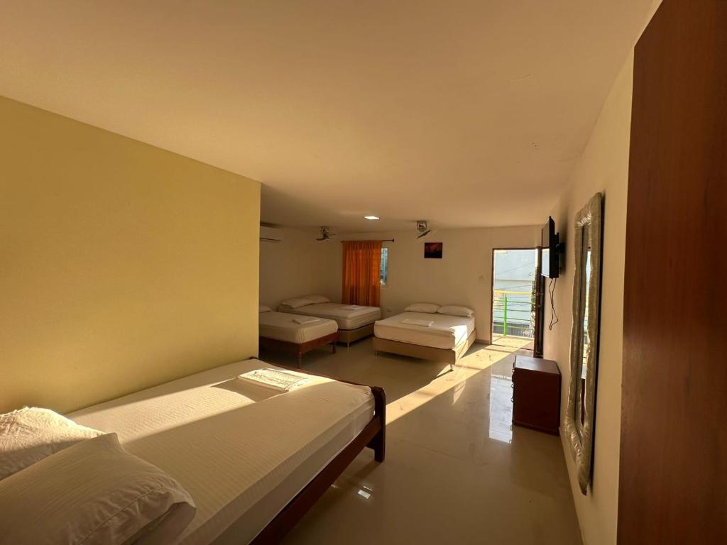 Hostal green light - 1