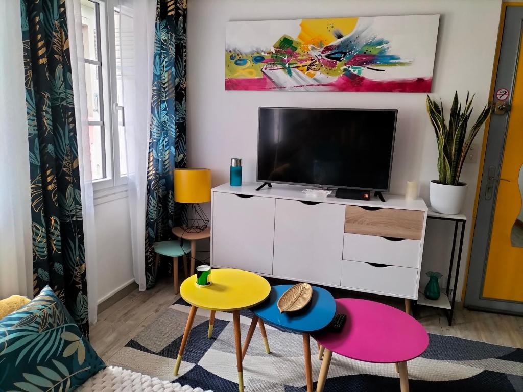 Près des Thermes de Bagnères de Bigorre, loft 3 étoiles, coloré et baigné de lumière - 3