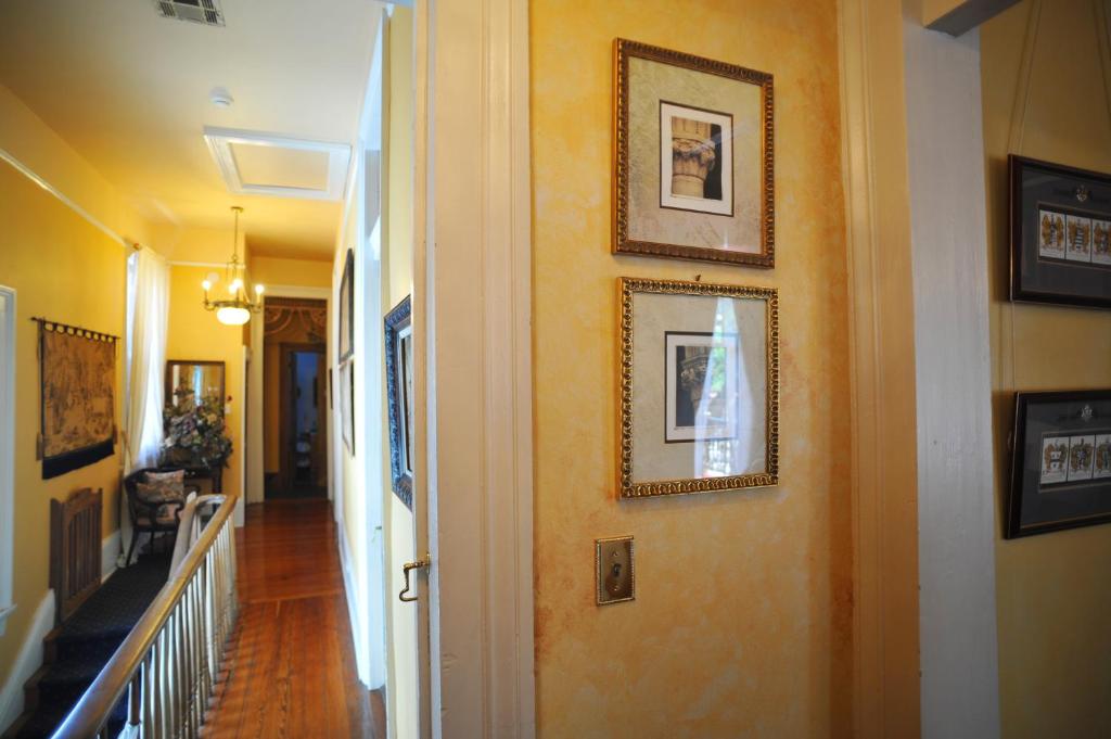 HH Whitney House - A Bed & Breakfast on the Historic Esplanade photo