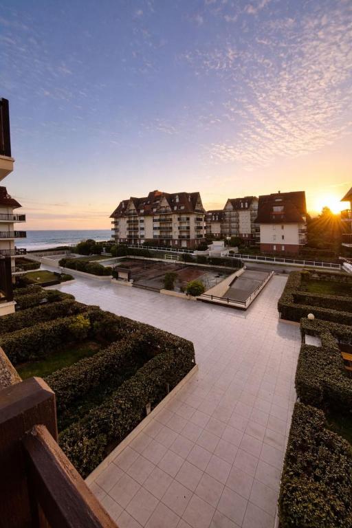 Vue mer balcon piscine à 2 pas de la plage Cabourg - 3
