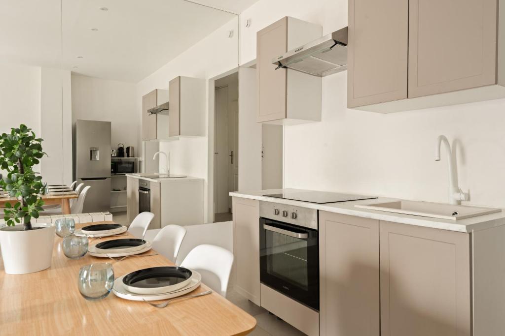 Duplex atypique Batignolles, proche Montmartre, métro à pied - 2