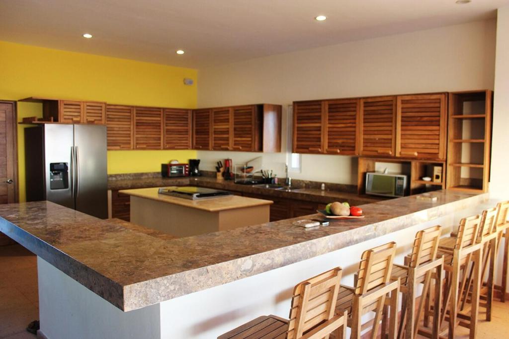 Casa Quetzal Oceanfront Villa with Pool - 3