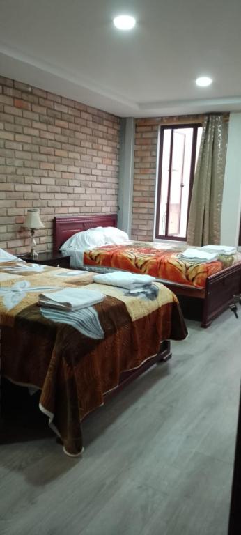 Hostal Cuenca Estévez y Pio Bravo - 2