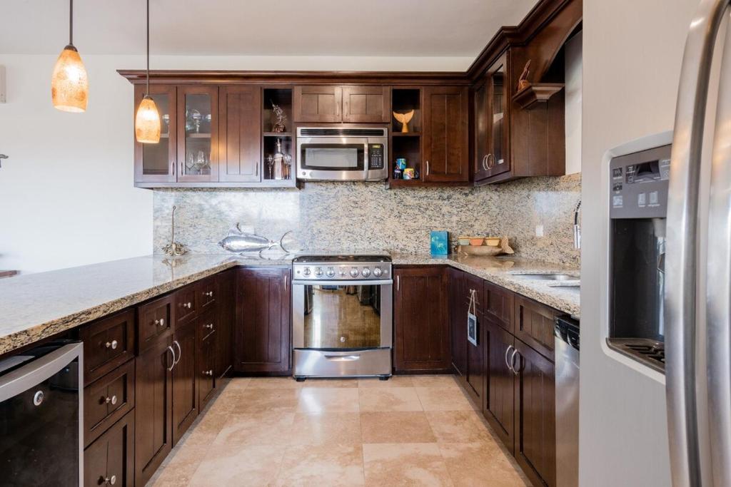 V71 Bright 3BR home with fire pit & BBQ grill - 5
