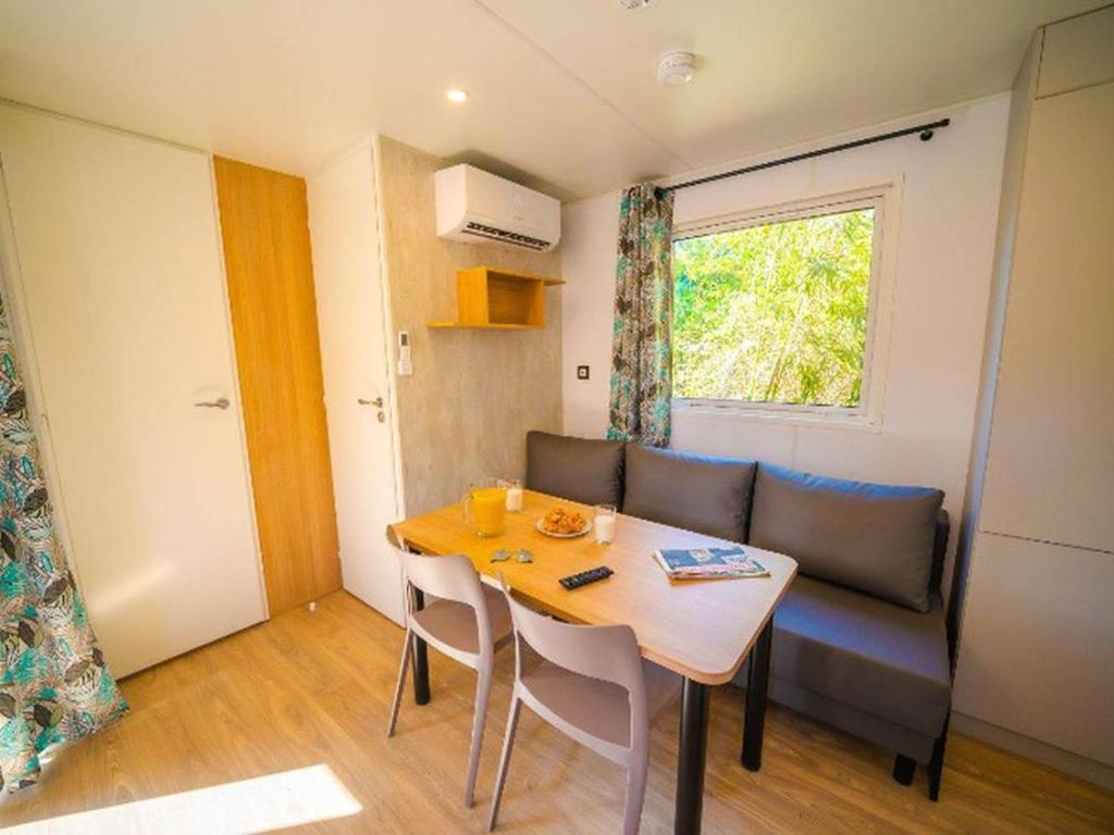 Mobil home confortable - 6 pers. - API-1-52-2193 - 2