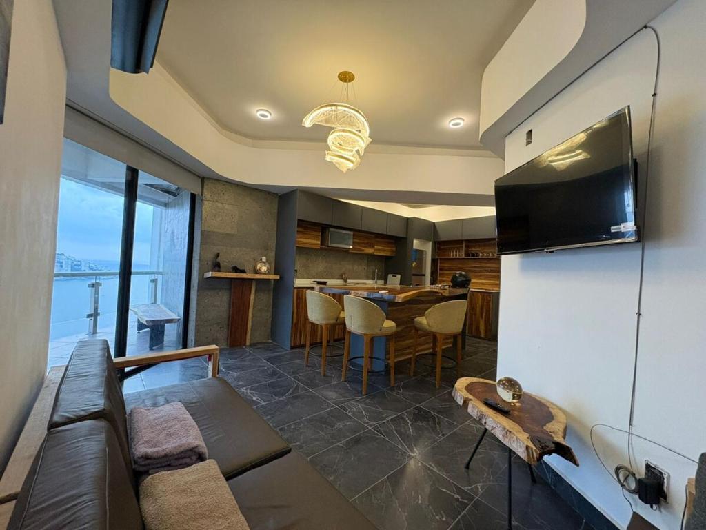 Luxury Beachfront Apartment in Costa Azul - 3