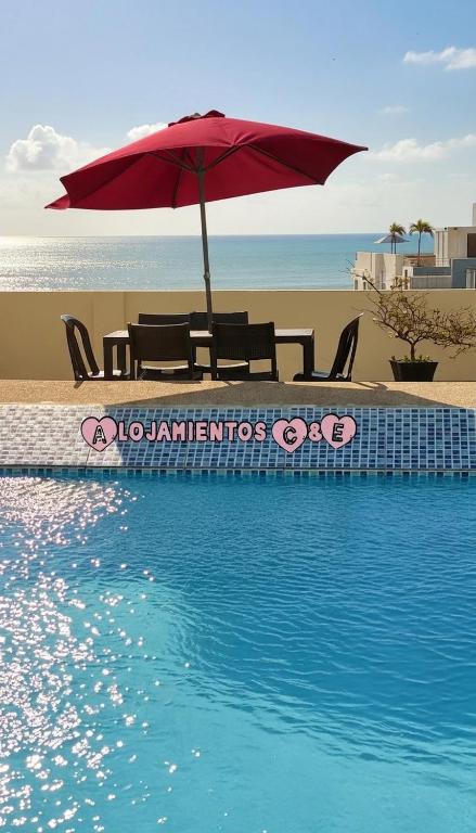 C&E ALOJAMIENTOS APARTAMENTOS , A una calle de la Playa Y Malecón - 5