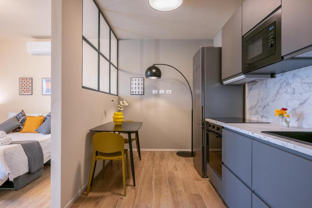 LTApartments - 8B Nuovo Monolocale con balcone a 900m dalla Torre - 4