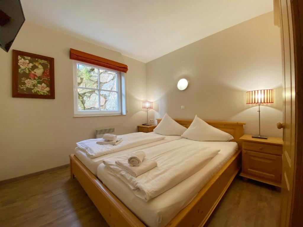 Alpine Apartment Near Ski Lift - 5
