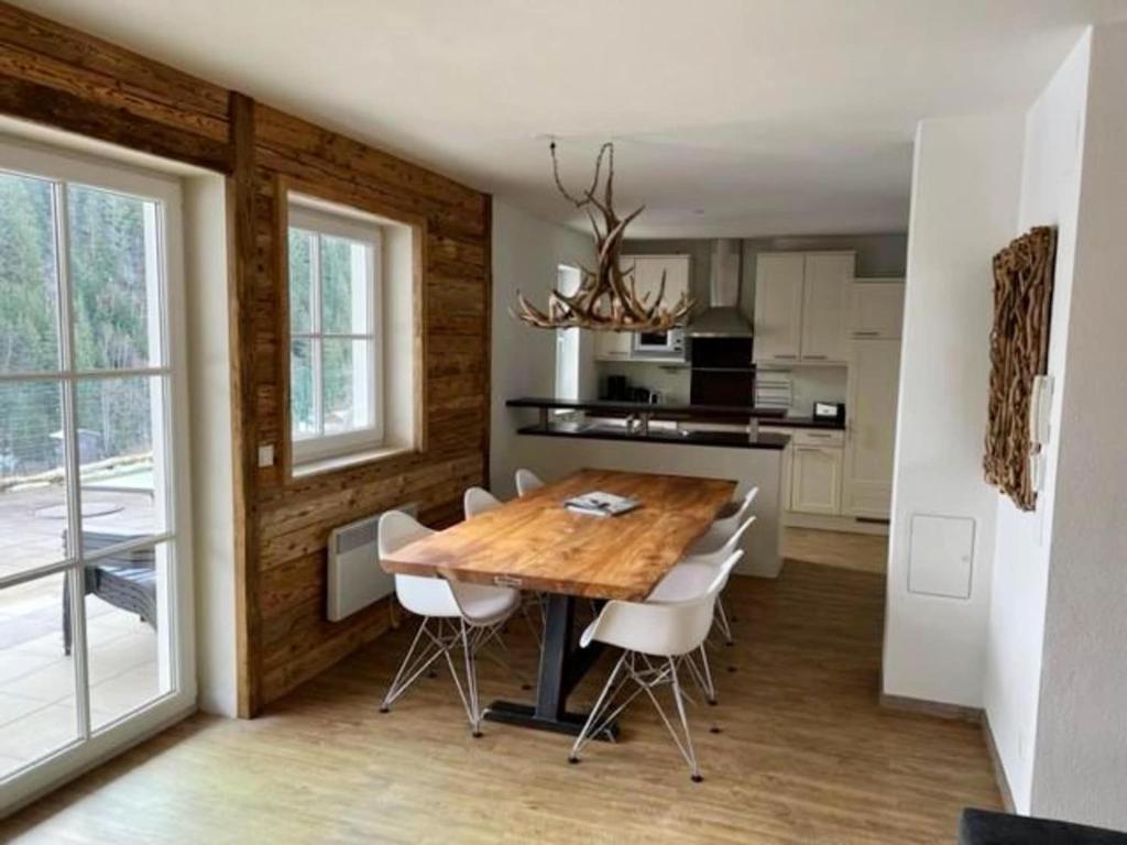 Alpine Apartment Near Ski Lift - 3