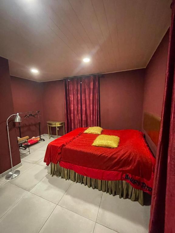Apartamento con jardín y pequeña piscina privada para refrescarse - 3