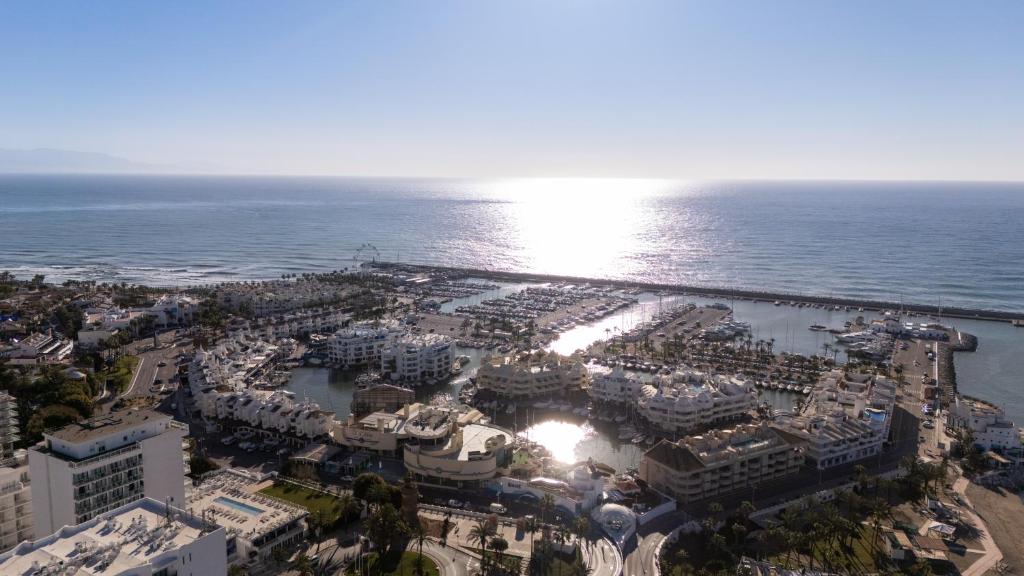 Luxury Penthouse Oasis -Sea View & Rooftop Terrace - 5