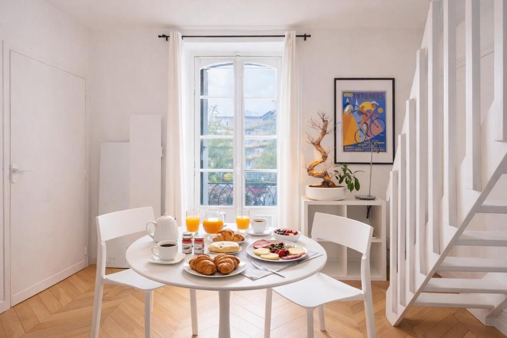 Bright Duplex Train Station & City Center within Walking Distance Quiet - 4