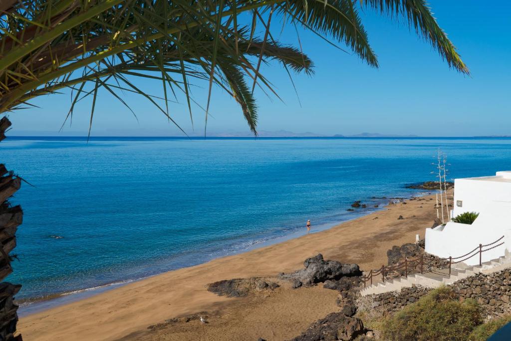 Villa El Rincon - Pool and BBQ - 5min from the Beach By Lanzarote Vacation Homes - 5