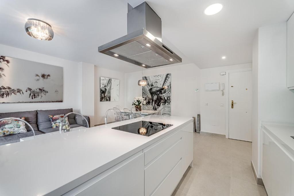 by RIVA - Elegant, 2 Bedroom Apartment in Dama de Noche Puerto Banus - 3