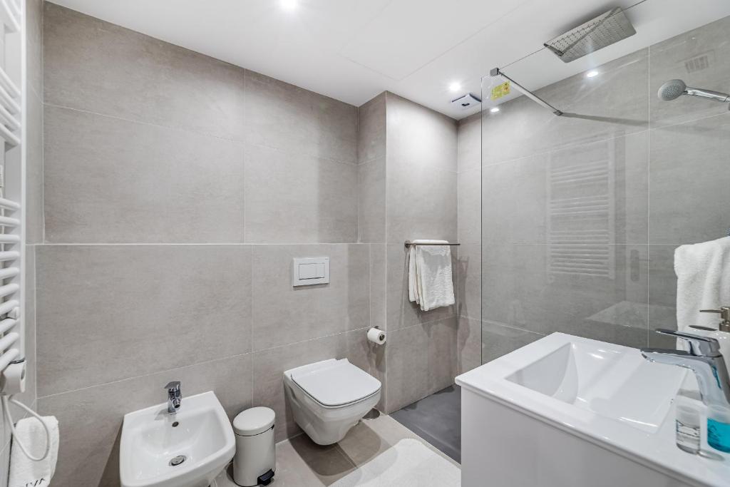 by RIVA - Elegant, 2 Bedroom Apartment in Dama de Noche Puerto Banus - 5