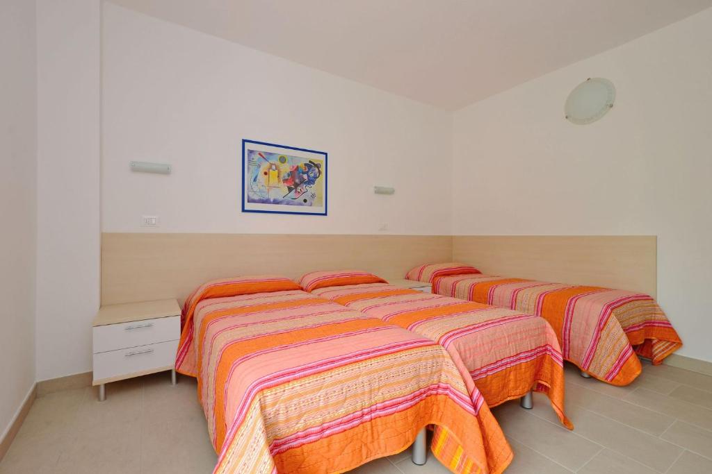 Seaside retreat with solarium and pool - 4
