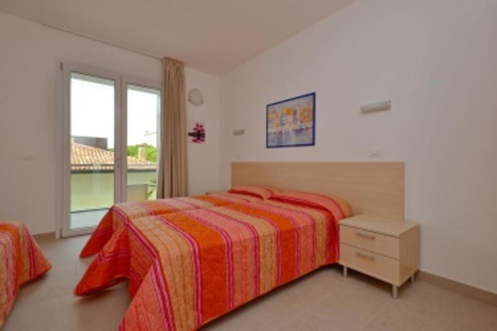 Family-Friendly vacation flat with pool - 5