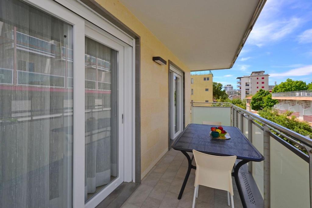 Modern apartment near the beach - 1