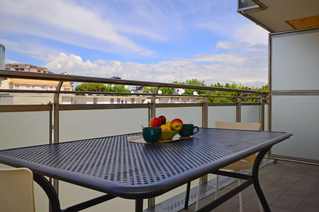 Modern flat with spacious balcony - 1
