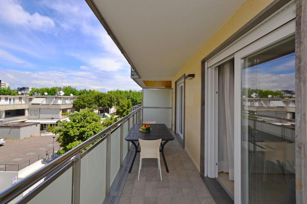 Modern flat with spacious balcony - 3