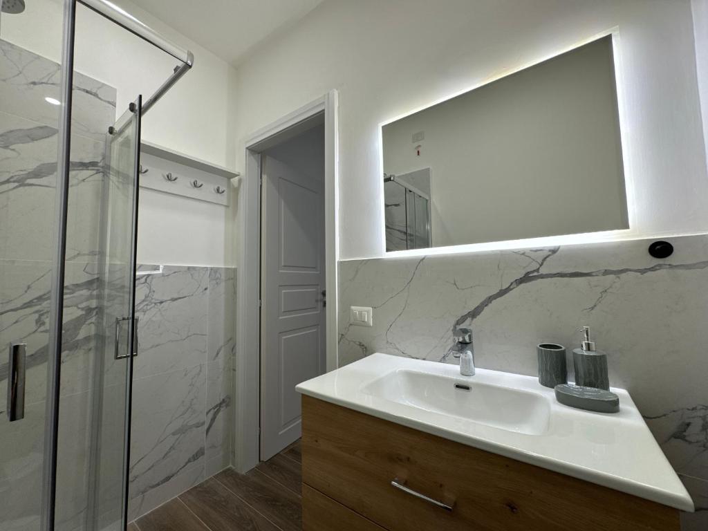 Colosseo-Torre Maura Modern Double Rooms Private EnSuite, WiFi & AC near Metro C - 3
