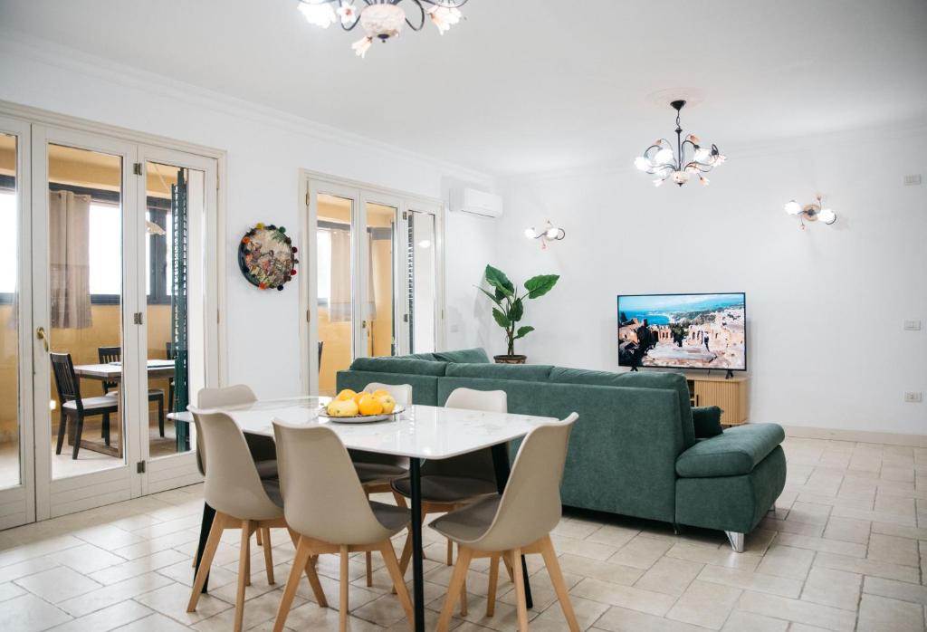 G&G Charming House by Taormina Holidays - 2