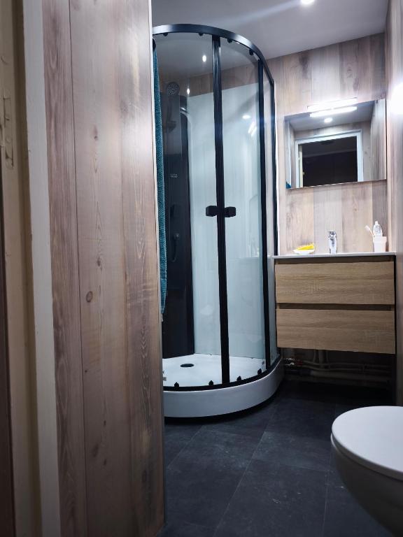Studio classé 4 personnes face aux Thermes, avec coin nuit - 2