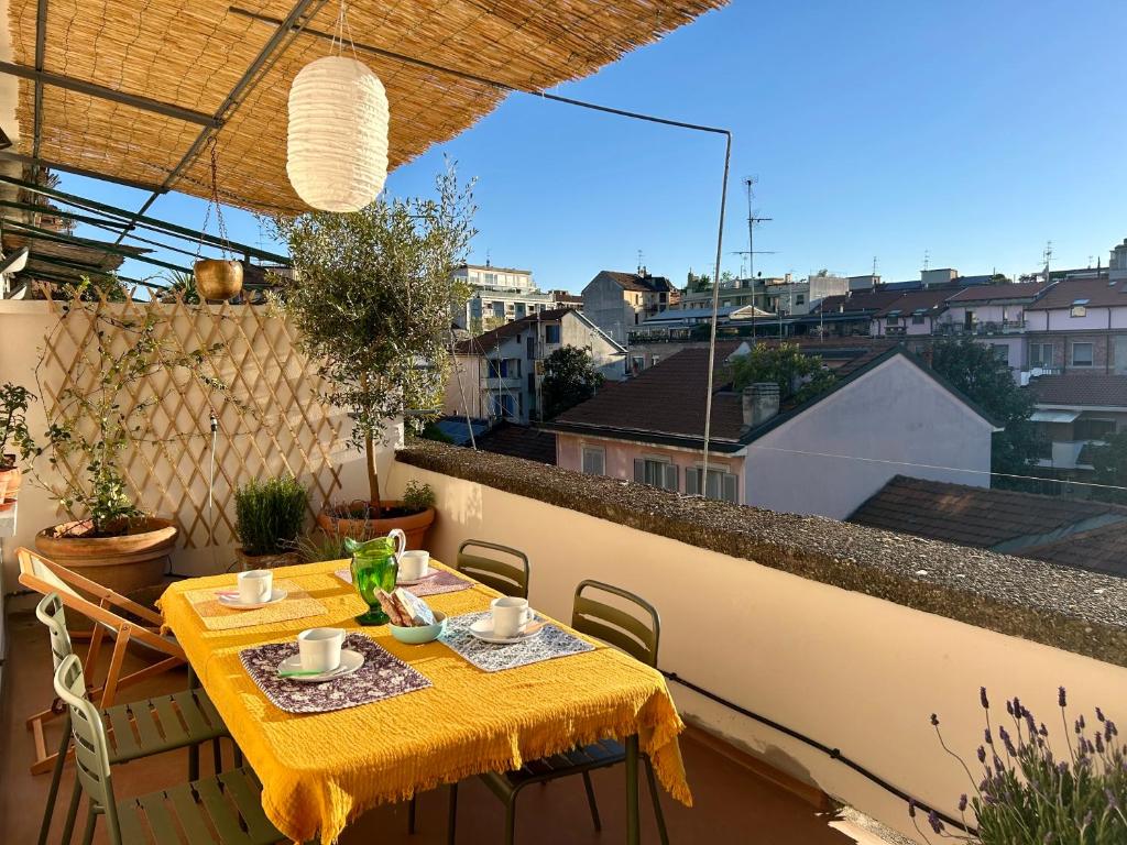 Sunny New Apt with Terrace 2 min Metro - 3