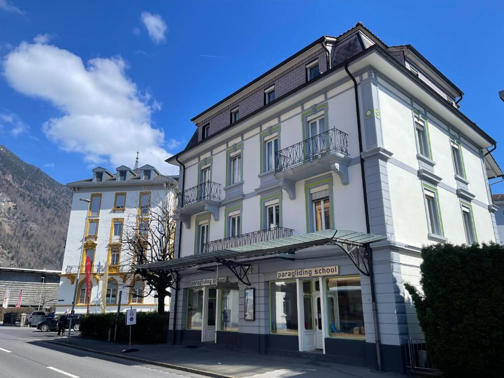 West Center 4 Bed Free Parking WiFi - 2