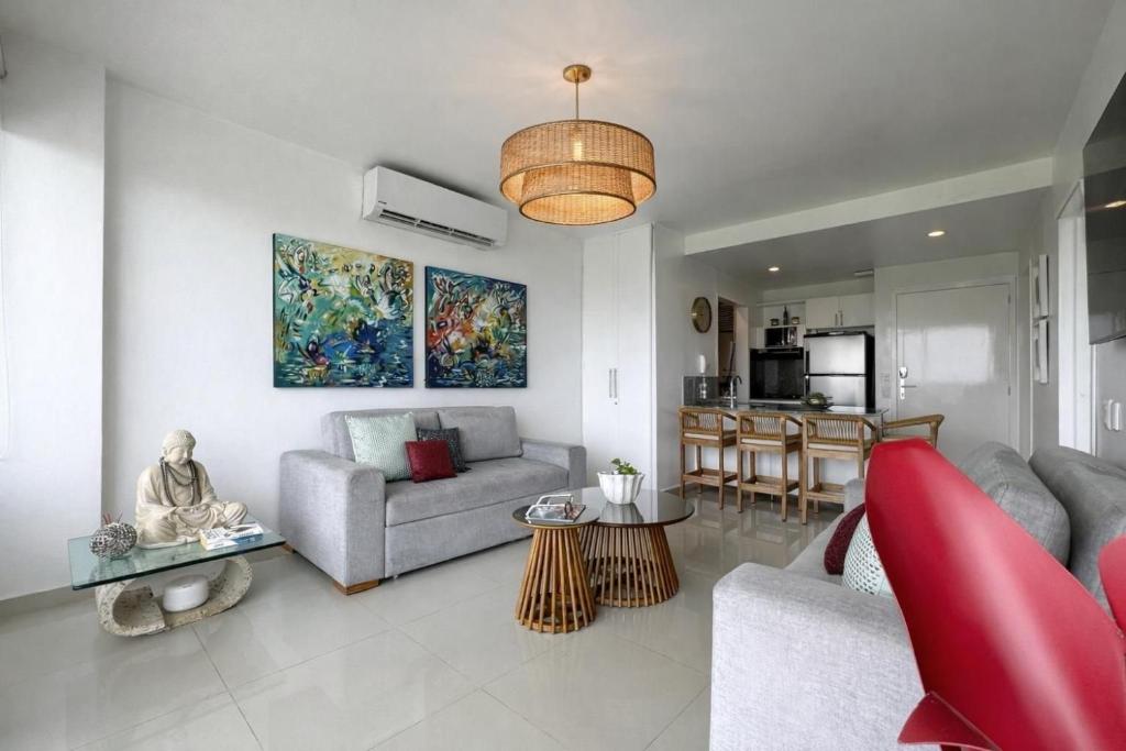 Oceanfront condominium with direct access to the beach. - 5